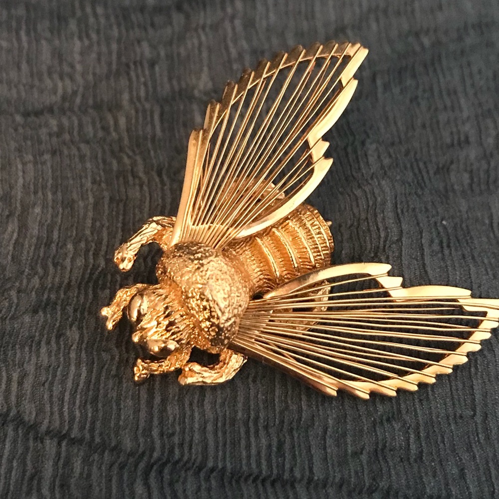 Bee Pin - Excellent condition.